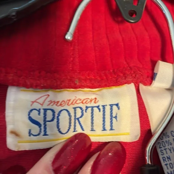 Red Two-Piece Lounge Set - Picture 8 of 9